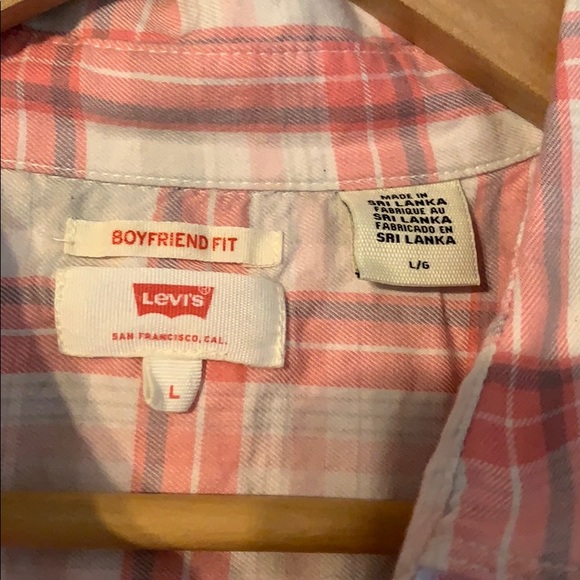 Levi’s Pink Plaid Flannel Button-Up - Picture 2 of 5